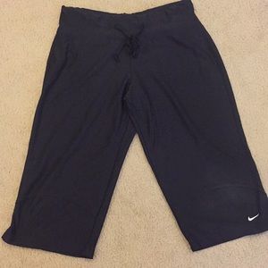 Nike loose fit Capris